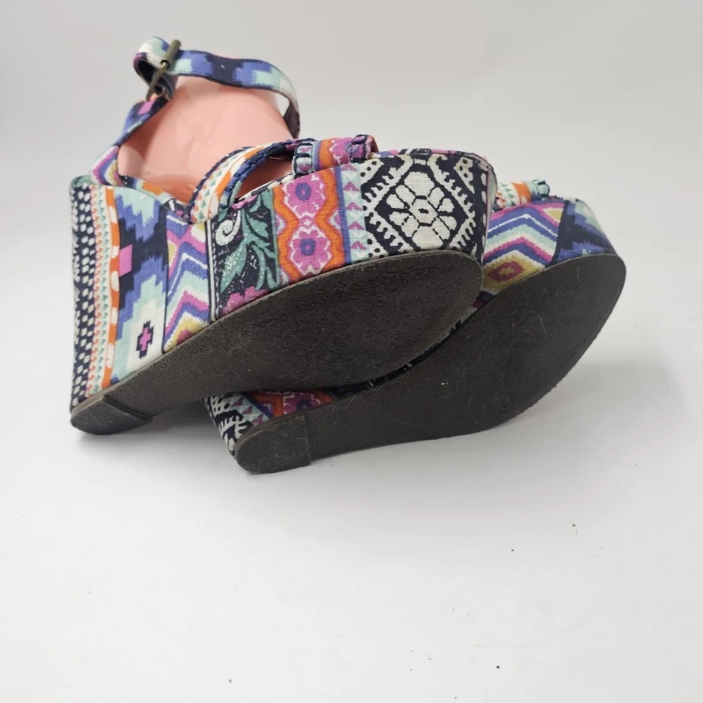 Steve Madden Winonna Aztec Fabric Platform Wedge Sandals Boho Festival Size 10